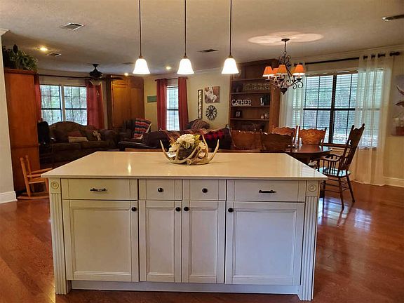 5th image of 212 County Road 4471