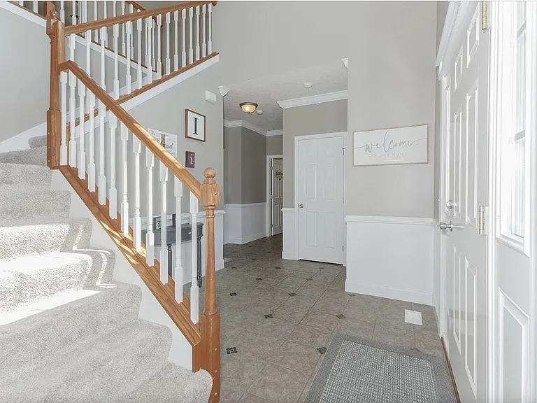 1608 Whitmer Ct — Photo 4