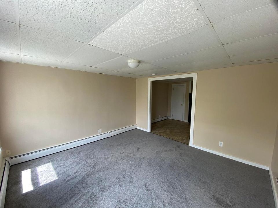 2nd image of 532 Main St APT 5