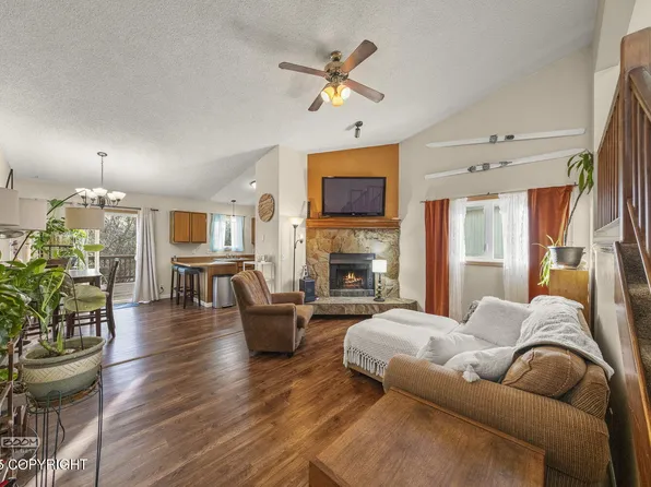 8941 Mast Cir, Anchorage, AK 99502