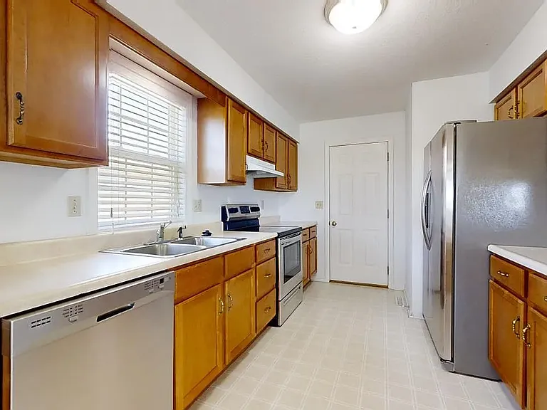 2302 N Prairie St — Photo 8