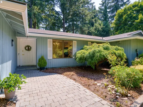 20990 SW Murphy Ln, Beaverton, OR 97078