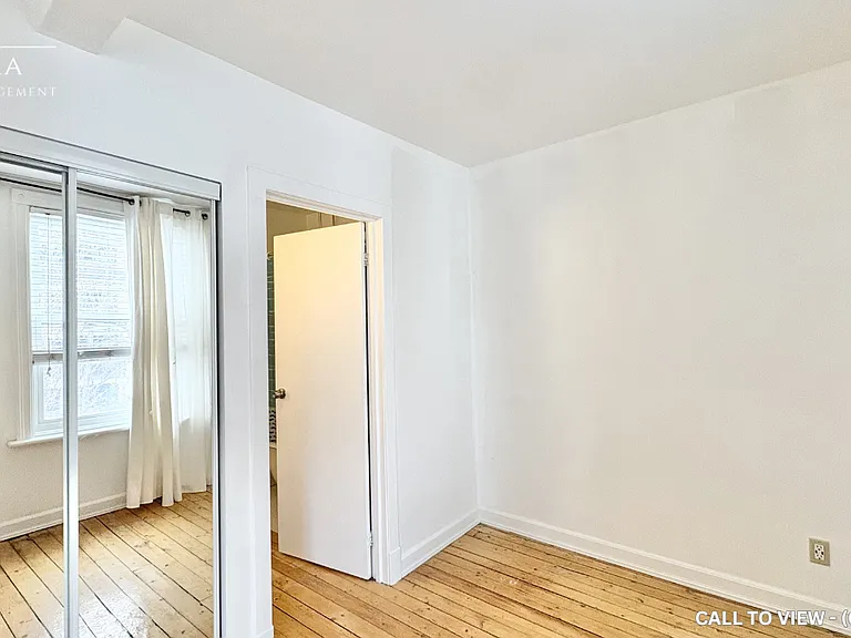 208 Clarence St #4 — Photo 5
