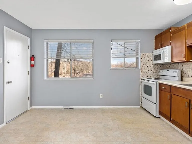 9310 Shirley Gardens Dr — Photo 26