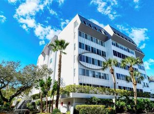 1255 E Peppertree Dr APT 305, Sarasota, FL 34242