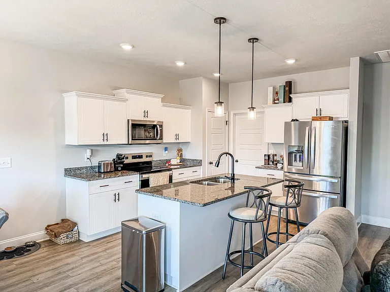 907 Sweetgrass Cir — Photo 4