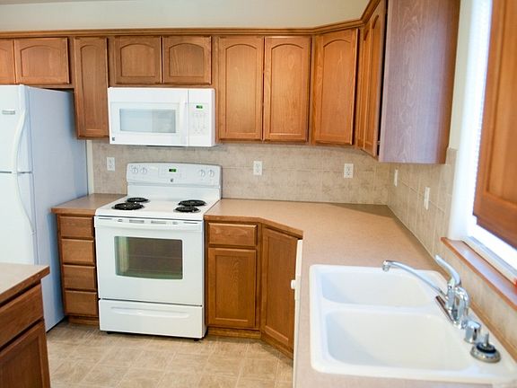 4th image of 3712 S Old Schafer Ln