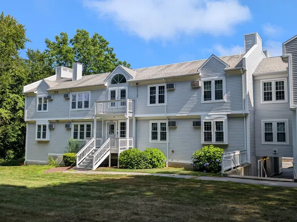 82 Longview Street APT 15, Waterford, CT 06385