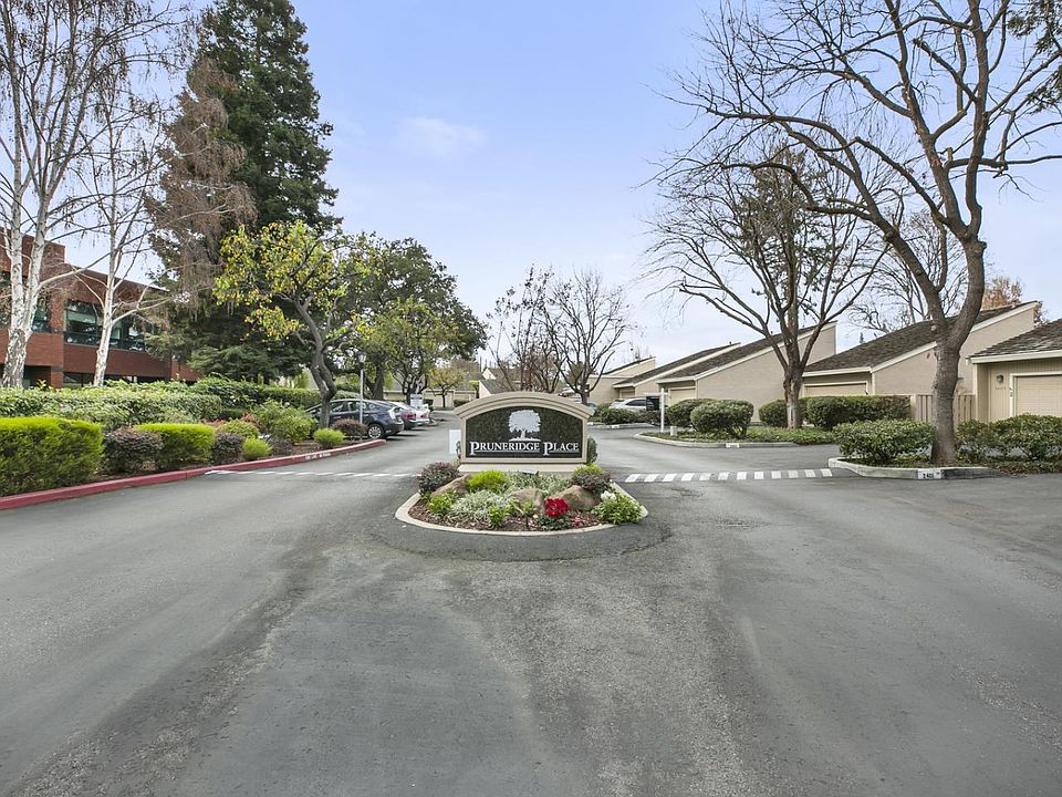 1st image of 2405 Golf Links Cir