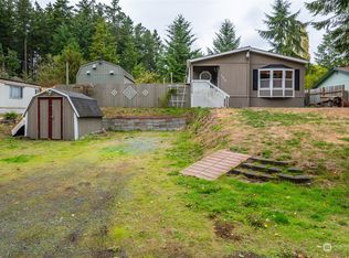 586 Ocean View Dr, Oak Harbor, WA
