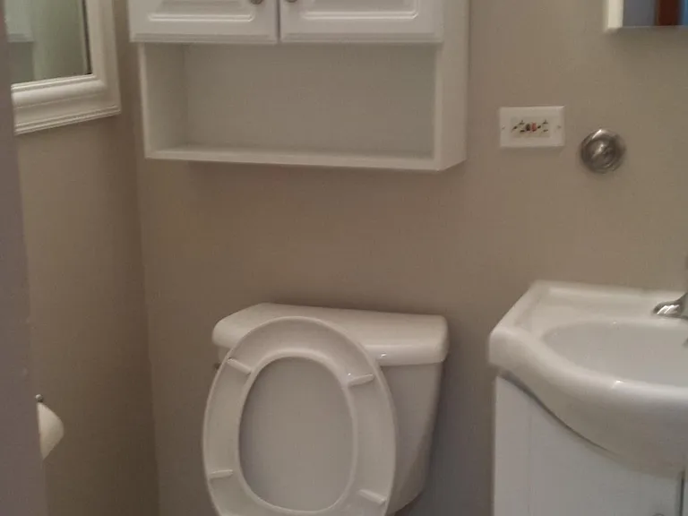 3845 N Kenmore Ave #G — Photo 11
