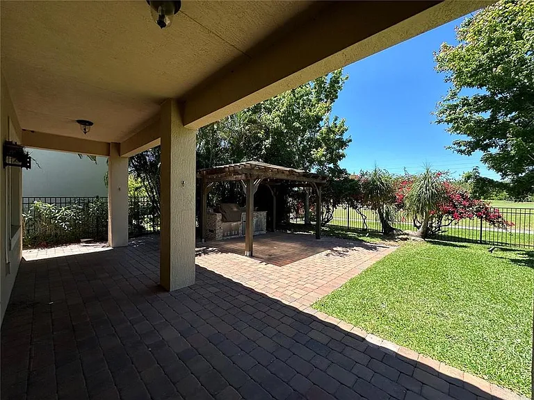 8244 Prestbury Dr — Photo 27