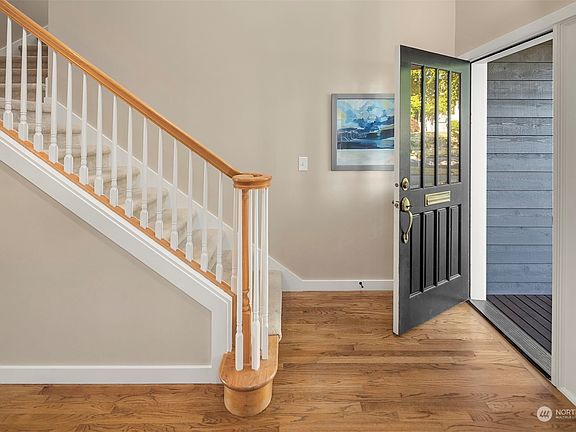 4th image of 6219 31st Avenue NE