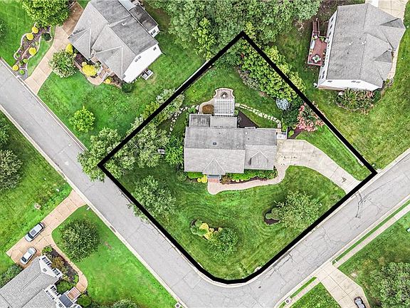 5th image of 9304 Stafford Ln