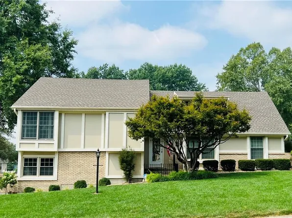 4313 Stonecrest Dr, Saint Joseph, MO 64506