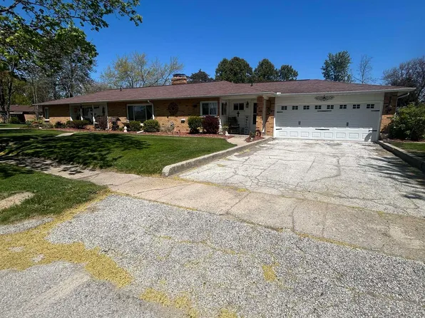 830 W 3rd St, Pinconning, MI 48650