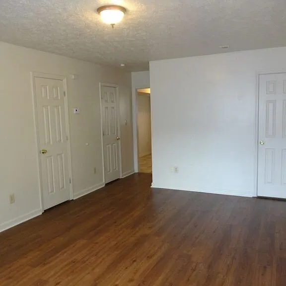 919 Pedro Dr — Photo 2