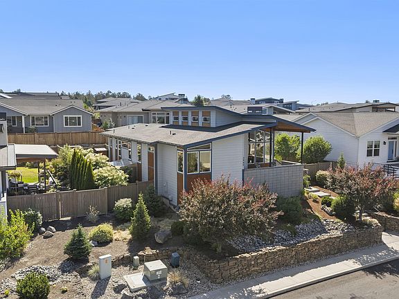 3rd image of 3480 SW 45th St