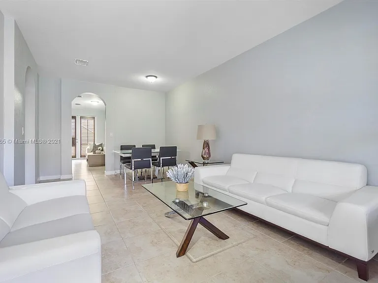 9461 SW 172nd Ave — Photo 3