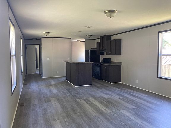 3rd image of 465 Cambridge Dr #465