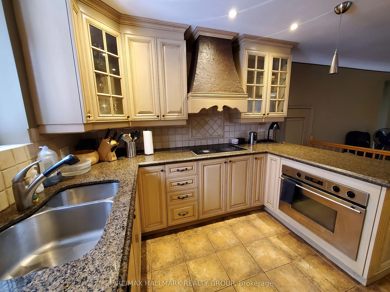 3 bed, $2,995 — Photo 4