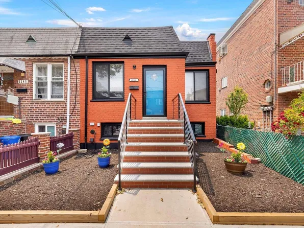 63-46 Pleasantview Street, Middle Village, NY 11379