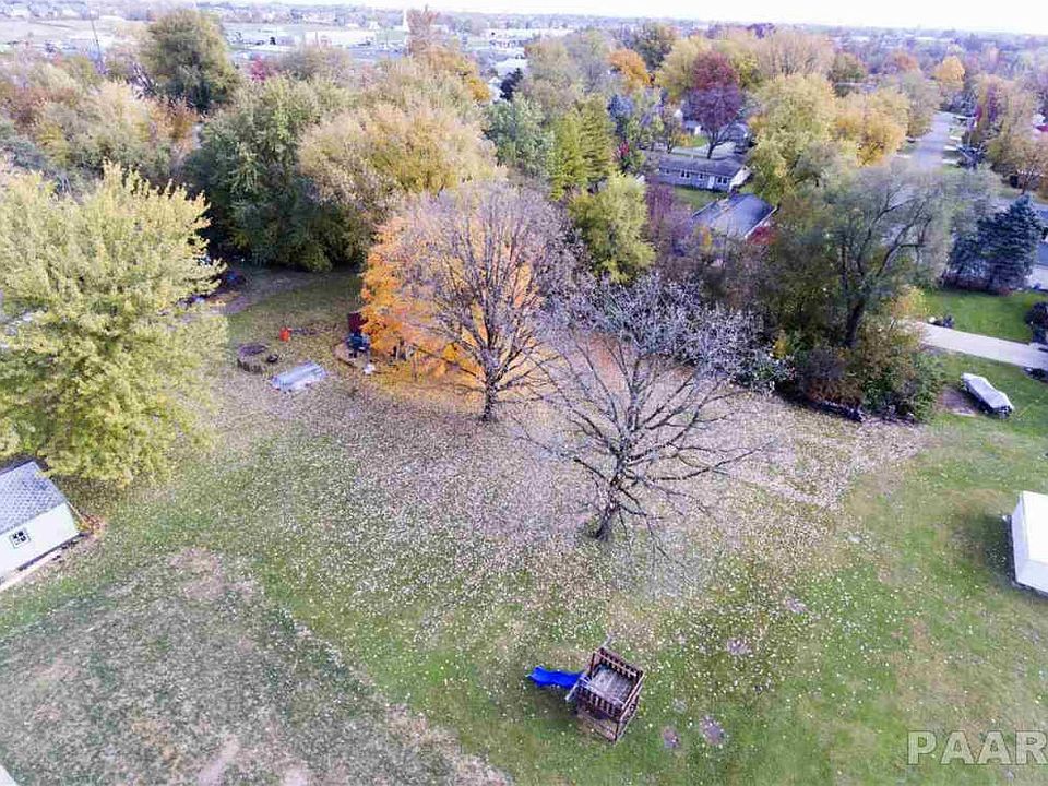2nd image of 111 S Cummings Ln