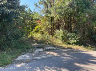 105 McClung St, Pass Christian, MS 39571