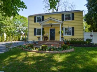 600 Lakevue Dr, Willow Grove, PA 19090