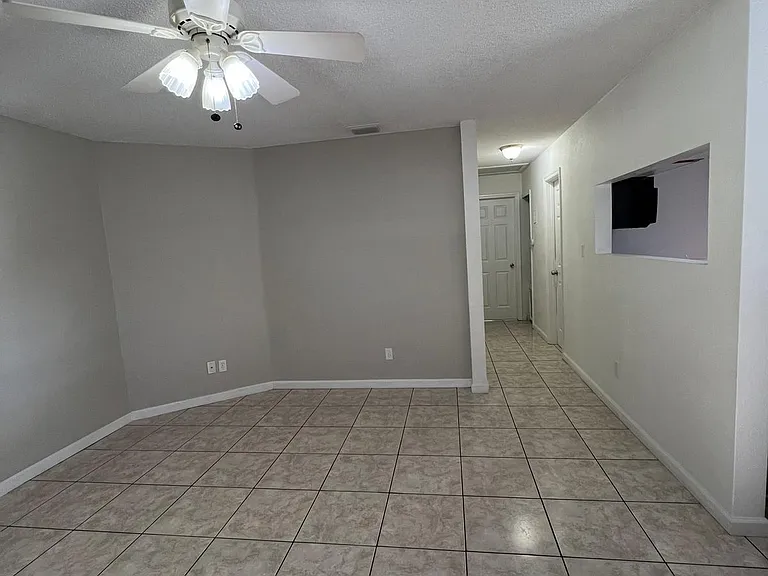 4906 Kempston Dr — Photo 17