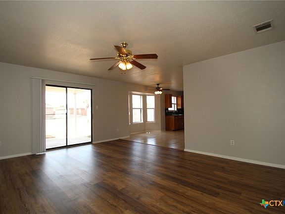 4th image of 4604 Fieldcrest Dr