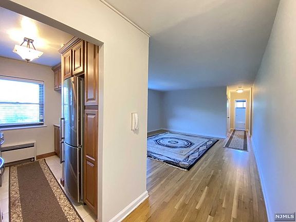 3rd image of 500 Linwood Dr APT 5A
