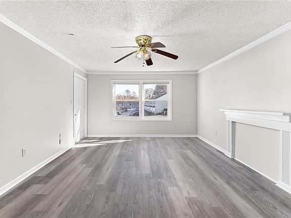 5th image of 121 Mark Twain Cir