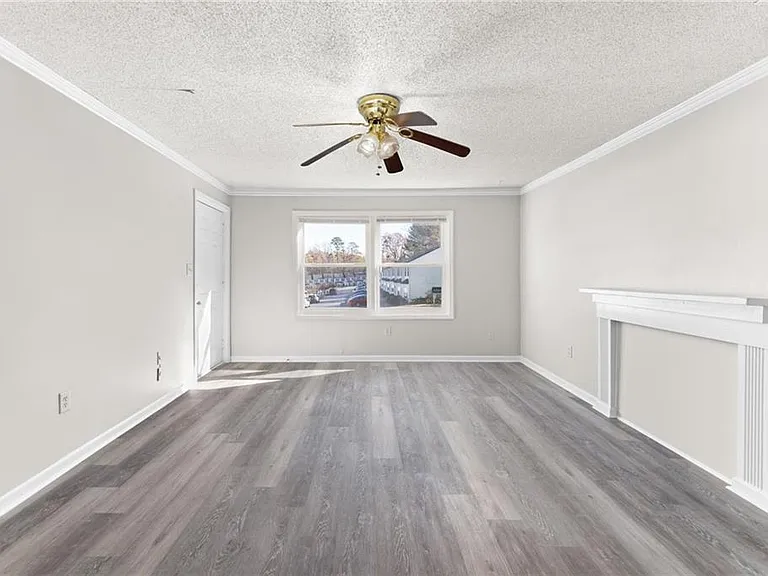121 Mark Twain Cir — Photo 5