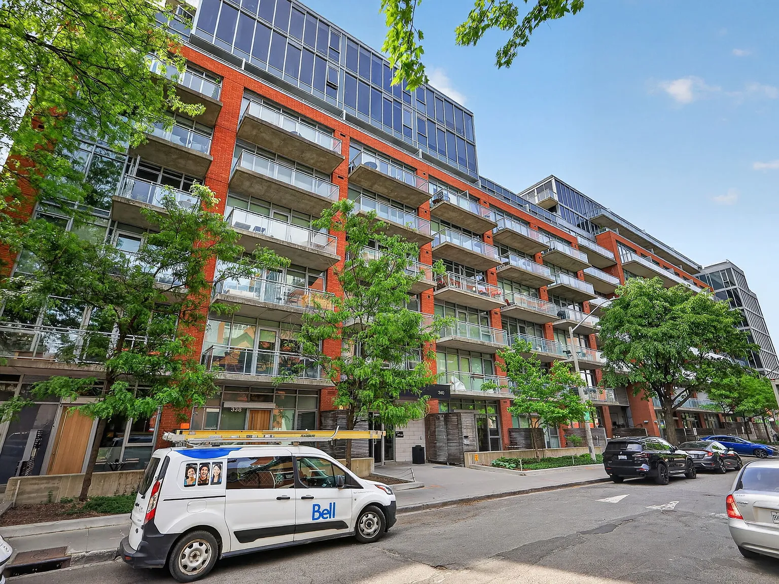 1 bed, 694 sqft, $2,200 — Photo 3