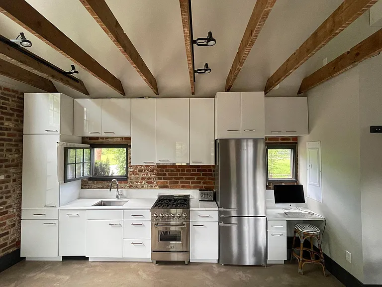 734 Locust Ave #B — Photo 4