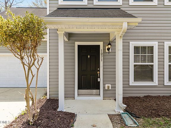 5th image of 1071 Heritage Manor Dr
