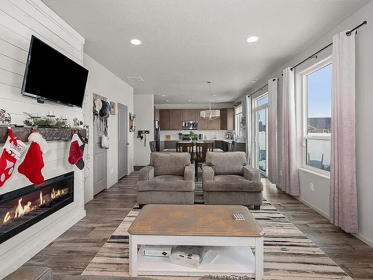 203 S Horton St — Photo 3