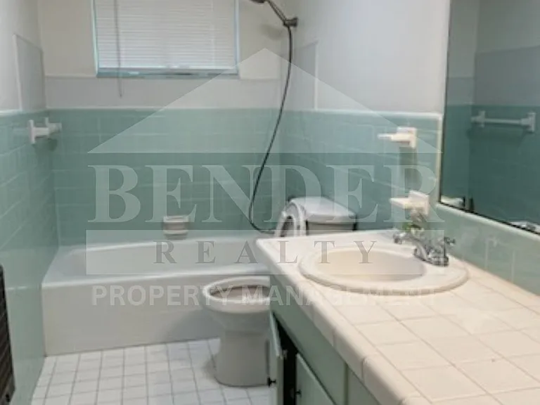 2300 Oakland Dr NW — Photo 11