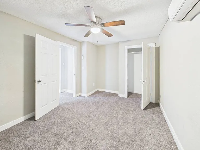 207 Wellford St — Photo 10