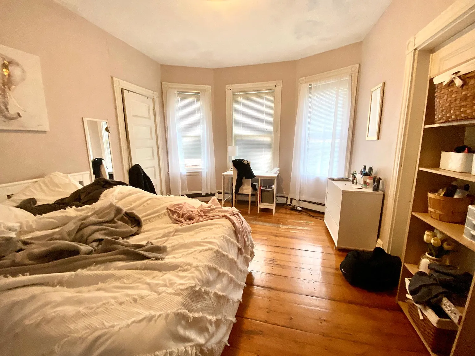 4 bed, $5,600 — Photo 4