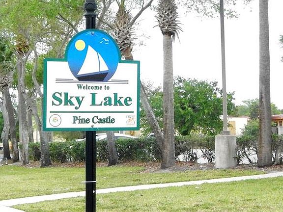 2nd image of 839 Sky Lake Cir APT A