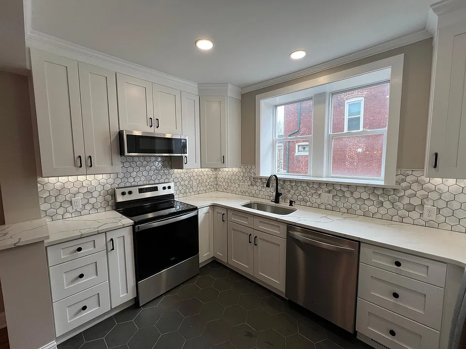 Brand new kitchen with all new appliances