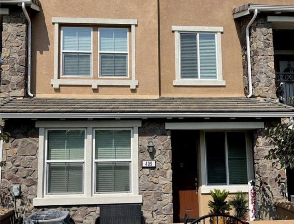 1st image of 409 Penelope Dr