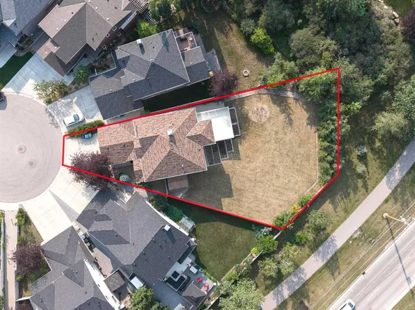 66 NE Royal Oak Grv NW, Calgary, AB T3G 5P3