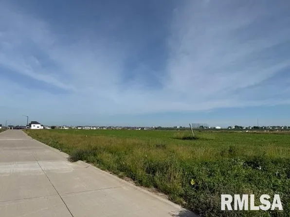 6708 Meghan Ave, Bettendorf, IA 52722