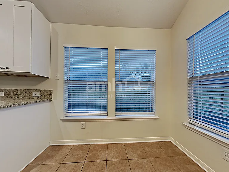 30114 Saw Oaks Dr — Photo 5