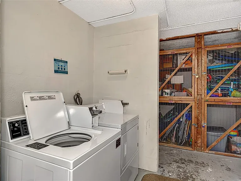 116 Vista Hermosa Cir #210C — Photo 32