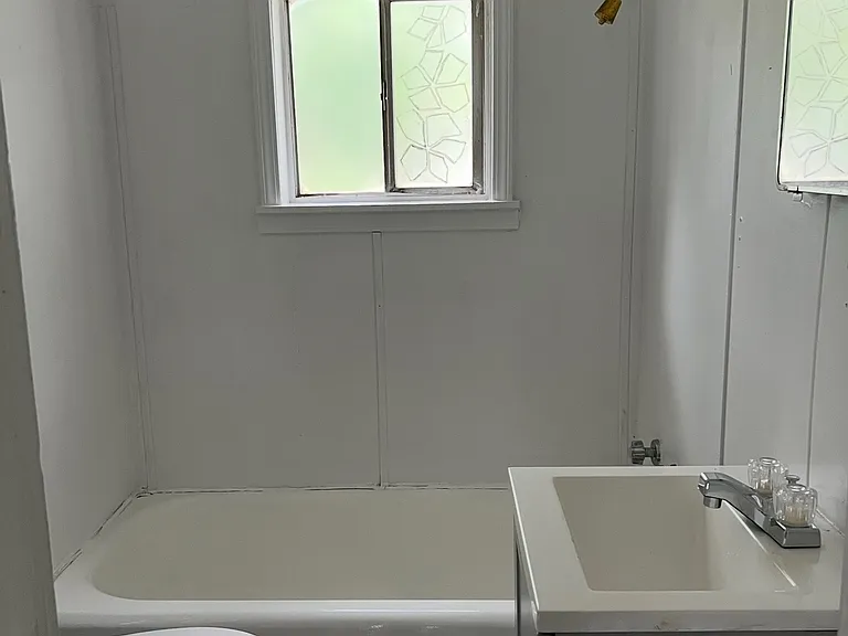 10 Logaras Cir — Photo 2