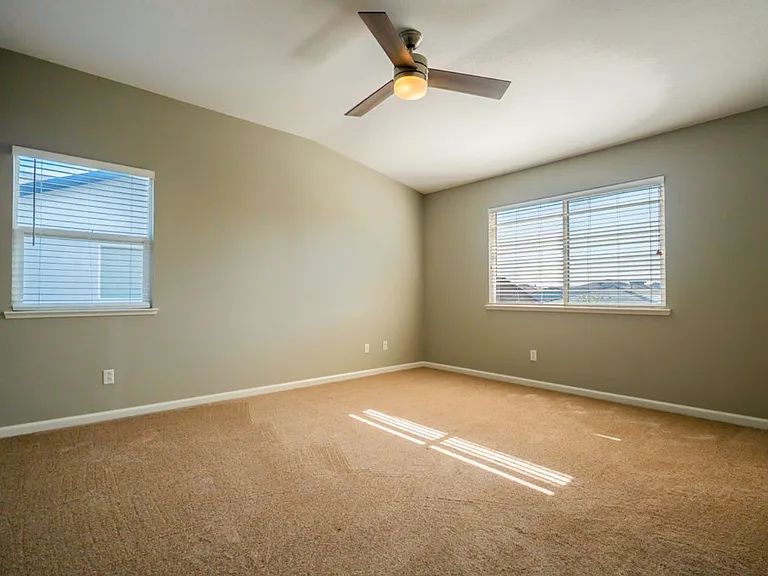 2521 Jubilee Dr — Photo 3